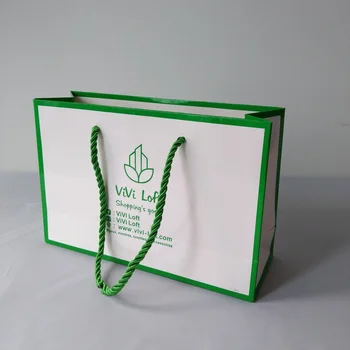 500 шт./лот Розничные Бумажные упаковочные пакеты в бутике с пользовательским логотипом, изображающим Одежду, обувь, сумку-тоут для хранения