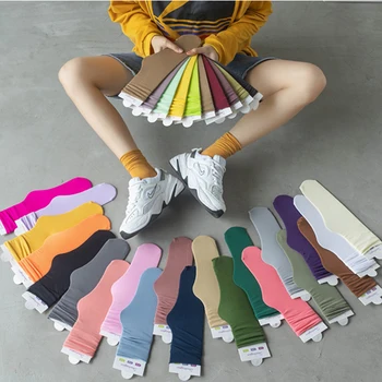 1 Пара летних крутых носков для студенток ярких цветов, эластичные гофрированные носки со средним ворсом, однотонные тонкие чулки для девочек, Новинка